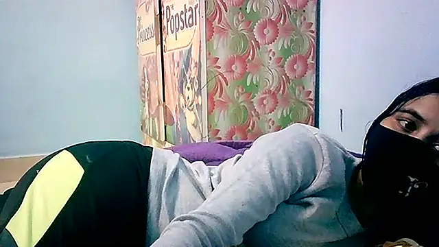 Snapshot of lovelydesi21 chatting on January 11, 6:23 pm lovelydesi21 online show from January 11, 6:23 pm