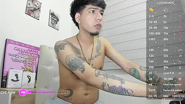 Snapshot of zack_isaac777 chatting on December 4, 7:06 am zack isaac777 online show from December 4, 7:06 am