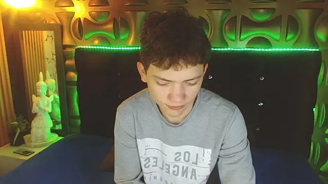 cruz dante online show from April 6, 7:04 pm