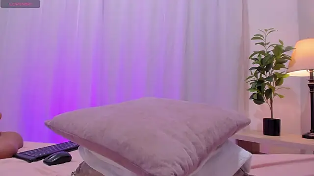 Snapshot of swt_kahia chatting on January 21, 3:15 am swt kahia online show from January 21, 3:15 am