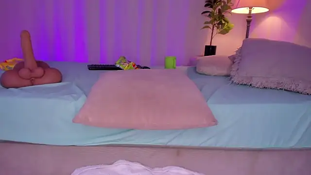 Snapshot of swt_kahia chatting on March 6, 1:27 am swt kahia online show from March 6, 1:27 am