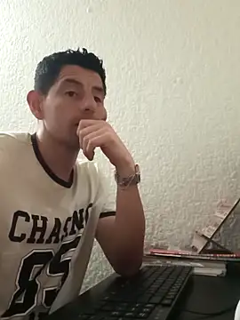 Snapshot of max_power1 chatting on October 4, 9:24 pm max power1 online show from October 4, 9:24 pm