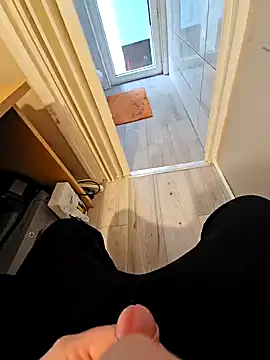 Snapshot of cross10 chatting on February 10, 1:22 pm cross10 online show from February 10, 1:22 pm