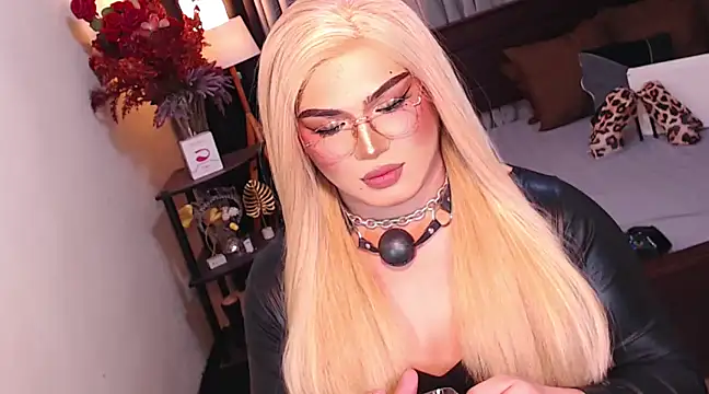 Snapshot of Bitch_Fowler69 chatting on December 23, 7:30 pm Bitch Fowler69 online show from December 23, 7:30 pm