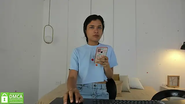 Snapshot of sexychanell_18 chatting on February 17, 12:48 pm sexychanell 18 online show from February 17, 12:48 pm