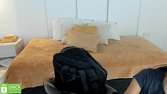 Snapshot of sexychanell_18 chatting on March 2, 12:32 pm sexychanell 18 online show from March 2, 12:32 pm