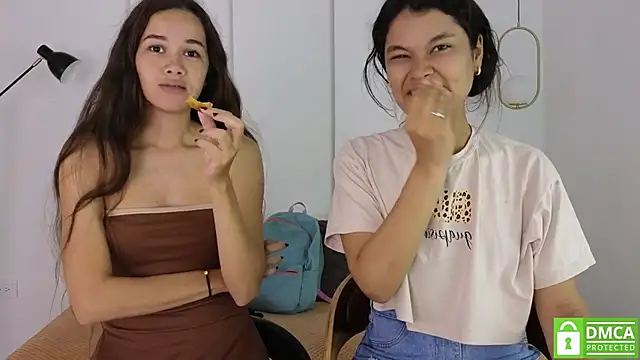 Snapshot of sexychanell_18 chatting on October 21, 1:23 pm sexychanell 18 online show from October 21, 1:23 pm