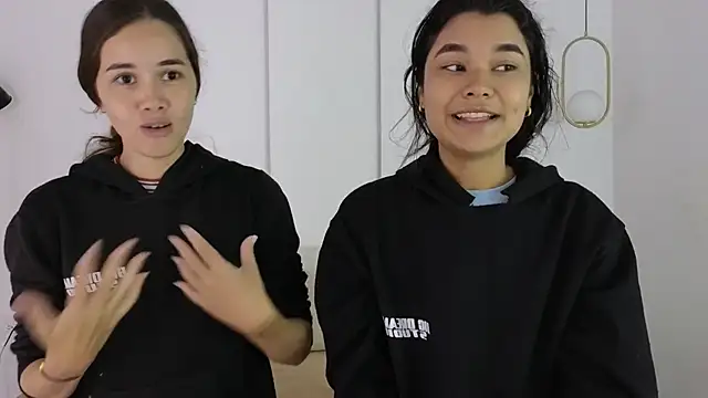 Snapshot of sexychanell_18 chatting on November 15, 1:18 pm sexychanell 18 online show from November 15, 1:18 pm