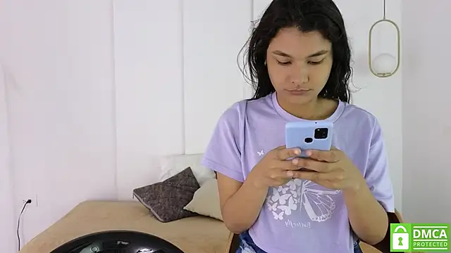 Snapshot of sexychanell_18 chatting on November 22, 1:21 pm sexychanell 18 online show from November 22, 1:21 pm