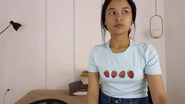 Snapshot of sexychanell_18 chatting on December 20, 1:07 pm sexychanell 18 online show from December 20, 1:07 pm