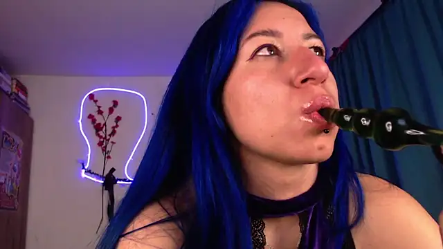 Snapshot of pussytight_pervert chatting on January 23, 3:05 am pussytight pervert online show from January 23, 3:05 am