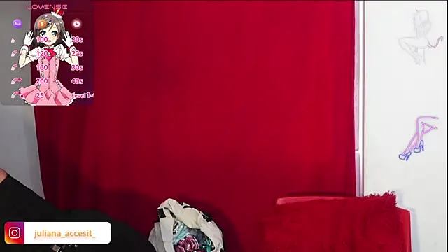 Snapshot of caroline_cossei chatting on February 18, 10:14 pm caroline cossei online show from February 18, 10:14 pm