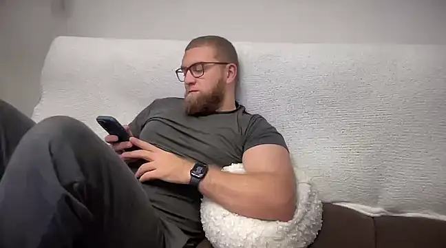Snapshot of Bear_bear_ chatting on December 11, 10:06 pm Bear bear online show from December 11, 10:06 pm