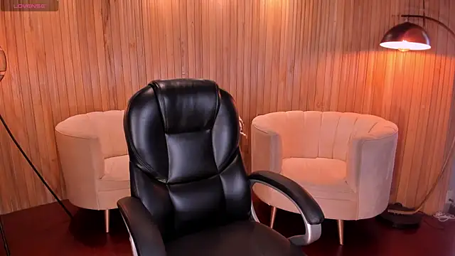 JuanitaClay online show from February 14, 1:08 pm