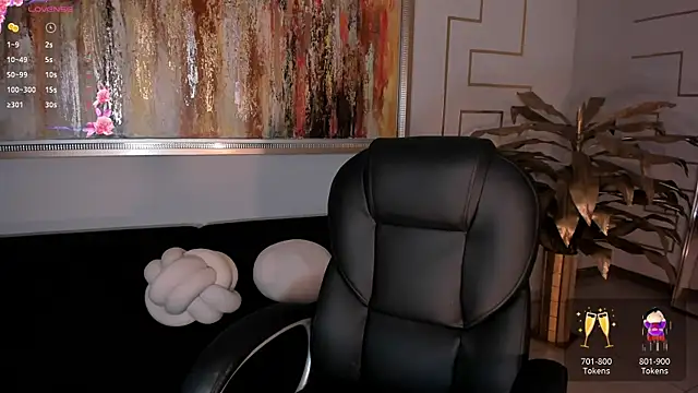 JuanitaClay online show from November 20, 12:05 pm