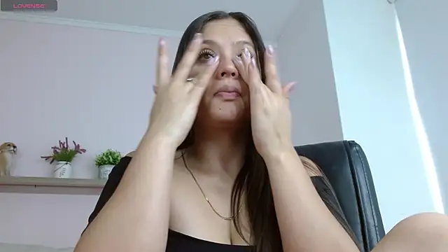  juliana rios online show from March 29, 6:52 pm