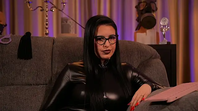 Snapshot of kelly_kent chatting on February 23, 12:51 am kelly kent online show from February 23, 12:51 am