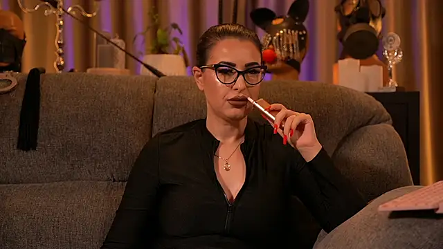 kelly kent online show from November 18, 1:33 am