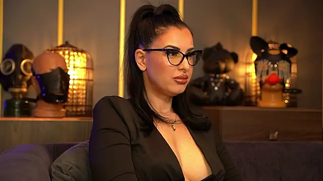 Snapshot of kelly_kent chatting on February 19, 11:12 pm kelly kent online show from February 19, 11:12 pm