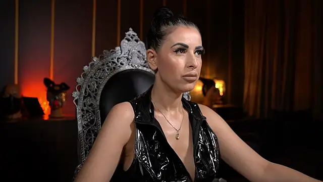 Snapshot of kelly_kent chatting on June 24, 8:19 pm kelly kent online show from June 24, 8:19 pm