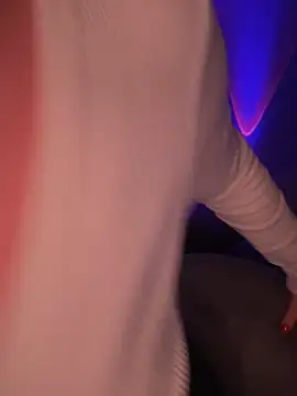 Snapshot of Emylia chatting on February 15, 7:28 pm Emylia online show from February 15, 7:28 pm