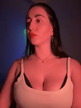 Snapshot of Emylia chatting on March 21, 11:01 pm Emylia online show from March 21, 11:01 pm