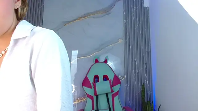 Snapshot of sofia_henaok chatting on February 26, 9:58 pm sofia henaok online show from February 26, 9:58 pm