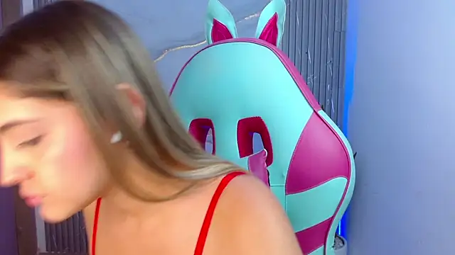 Snapshot of sofia_henaok chatting on March 18, 11:09 pm sofia henaok online show from March 18, 11:09 pm