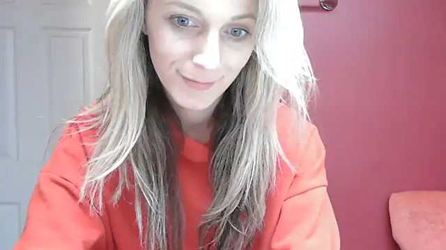 Snapshot of Heyitsmee33 chatting on December 11, 1:37 am Heyitsmee33 online show from December 11, 1:37 am