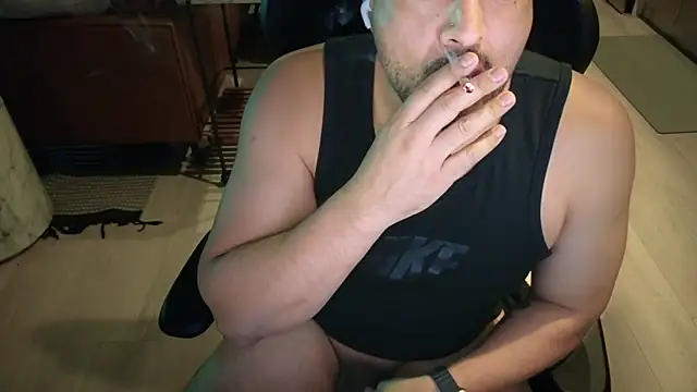 Snapshot of HungandThickLatin chatting on September 30, 3:33 am HungandThickLatin online show from September 30, 3:33 am
