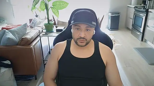 HungandThickLatin online show from November 25, 10:21 pm