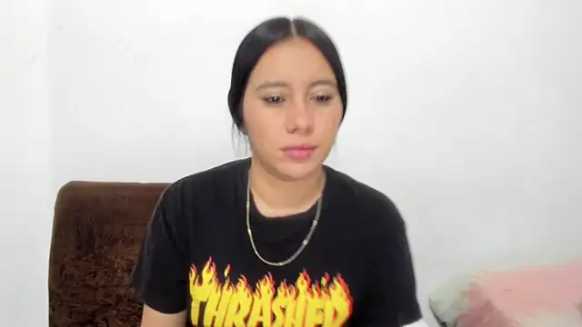 Snapshot of majo_rose chatting on February 16, 1:58 am majo rose online show from February 16, 1:58 am