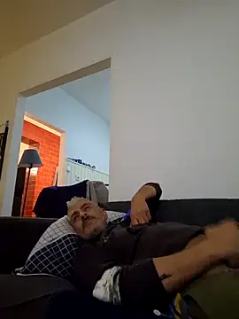 cuci45 online show from November 18, 6:01 pm