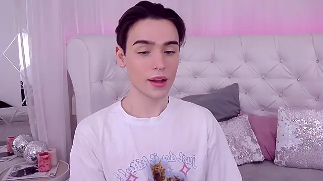 RobbyCharming online show from March 2, 7:45 pm