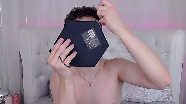 RobbyCharming online show from September 29, 3:44 am