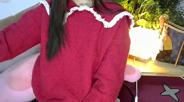 Snapshot of PinkCoi888 chatting on February 28, 5:26 am PinkCoi888 online show from February 28, 5:26 am