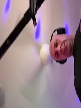 Snapshot of OSIRlS chatting on September 30, 2:55 pm OSIRlS online show from September 30, 2:55 pm