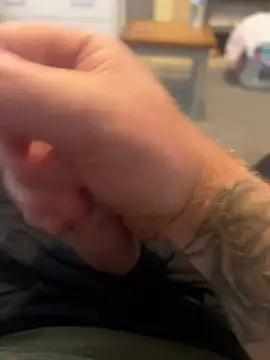 Snapshot of Averagematt1991 chatting on January 23, 10:43 am Averagematt1991 online show from January 23, 10:43 am