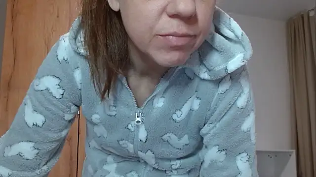 Snapshot of Popppka chatting on February 16, 2:10 pm Popppka online show from February 16, 2:10 pm