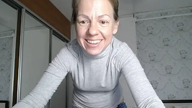 Snapshot of Popppka chatting on November 13, 1:21 pm Popppka online show from November 13, 1:21 pm