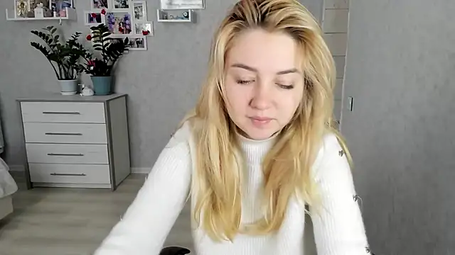 Snapshot of Helen_Sven chatting on January 13, 7:46 am Helen Sven online show from January 13, 7:46 am