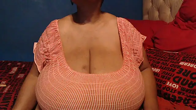 CUTEFIRMMELONSS online show from October 25, 8:25 pm