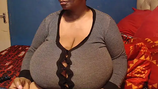 CUTEFIRMMELONSS online show from November 8, 7:56 pm