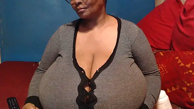 CUTEFIRMMELONSS online show from December 21, 7:43 pm