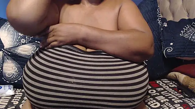 CUTEFIRMMELONSS online show from April 5, 6:32 am