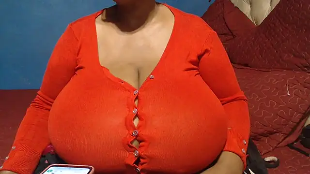 CUTEFIRMMELONSS online show from May 4, 4:47 pm