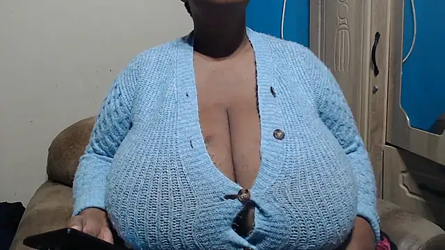 CUTEFIRMMELONSS online show from July 4, 5:52 pm