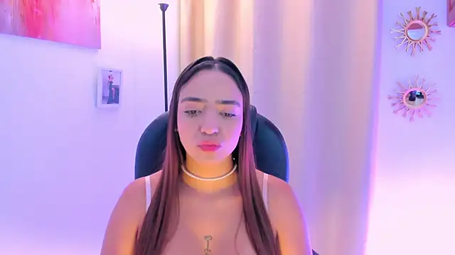 Snapshot of MariamRivera_ chatting on February 7, 2:15 am MariamRivera online show from February 7, 2:15 am