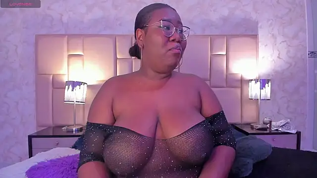 Darnellqueen online show from December 9, 8:33 am