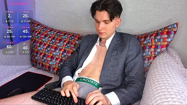 maxboy4 online show from March 7, 1:07 pm